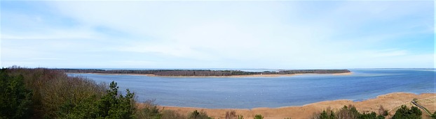Blick über den Bodden zu den ...